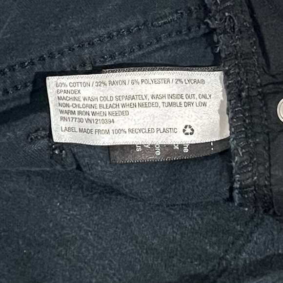 Universal Thread Black High Rise Skinny Distressed Jeans Size 16 Women’s - Picture 6 of 7